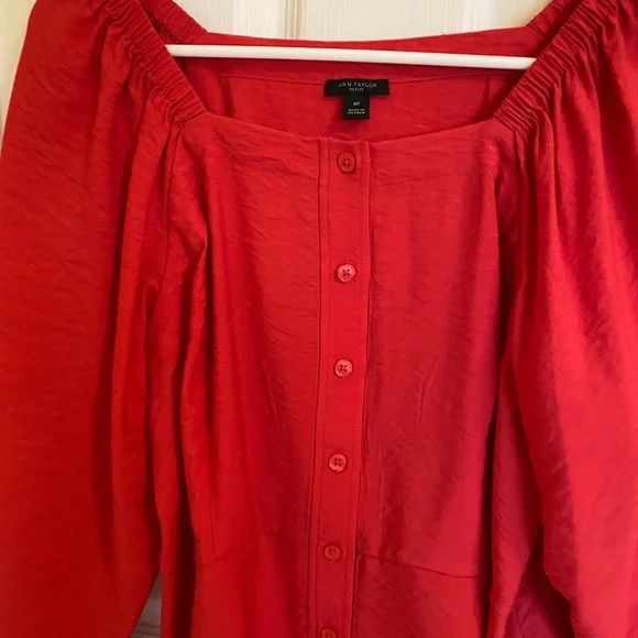 Ann Taylor Petite Top - Medium - Picture 3 of 6